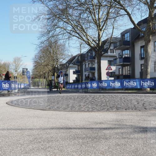 06.04.2025 - 44. Internationalen Wilhelmsburger Insellauf Luisa Fischer http://msf.ph/oto/7556159 06.04.2025 10:07:27 Ziel  meine-sportfotos.de