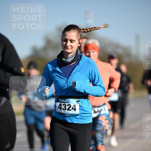 06.04.2025 - 44. Internationalen Wilhelmsburger Insellauf Dr. Thomas Lammeyer http://msf.ph/oto/7556165 06.04.2025 09:31:59 Laufen 4324 meine-sportfotos.de