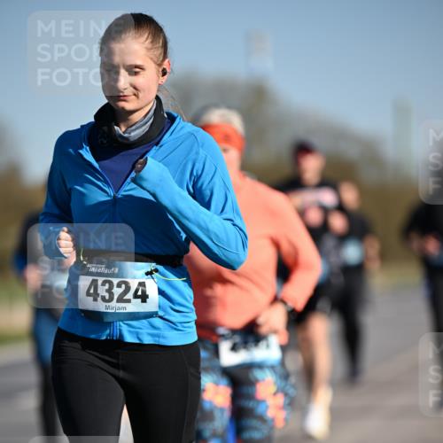 06.04.2025 - 44. Internationalen Wilhelmsburger Insellauf Dr. Thomas Lammeyer http://msf.ph/oto/7556178 06.04.2025 09:31:59 Laufen 4324 meine-sportfotos.de