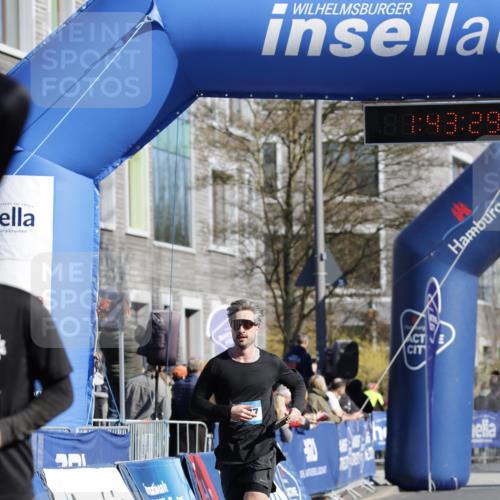 06.04.2025 - 44. Internationalen Wilhelmsburger Insellauf A. Gomolzig http://msf.ph/oto/7556199 06.04.2025 10:33:27 Ziel 3177, 3234, 3564, 4186, 4531 meine-sportfotos.de