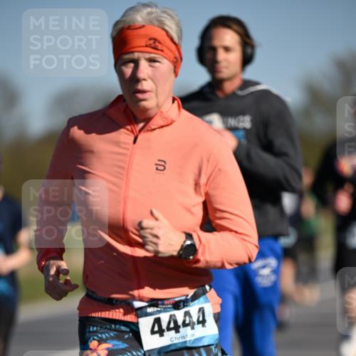 06.04.2025 - 44. Internationalen Wilhelmsburger Insellauf Dr. Thomas Lammeyer http://msf.ph/oto/7556205 06.04.2025 09:32:01 Laufen 4444 meine-sportfotos.de