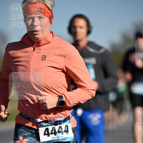 06.04.2025 - 44. Internationalen Wilhelmsburger Insellauf Dr. Thomas Lammeyer http://msf.ph/oto/7556209 06.04.2025 09:32:01 Laufen 4444 meine-sportfotos.de