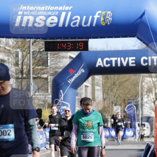 06.04.2025 - 44. Internationalen Wilhelmsburger Insellauf A. Gomolzig http://msf.ph/oto/7556210 06.04.2025 10:33:17 Ziel 3234, 3564, 3747, 4400, 5026 meine-sportfotos.de