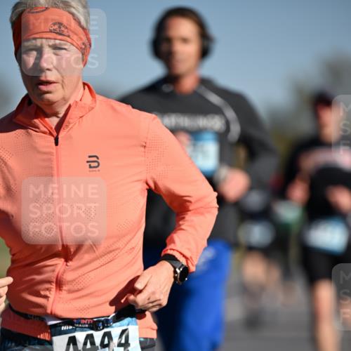 06.04.2025 - 44. Internationalen Wilhelmsburger Insellauf Dr. Thomas Lammeyer http://msf.ph/oto/7556212 06.04.2025 09:32:01 Laufen 4444 meine-sportfotos.de