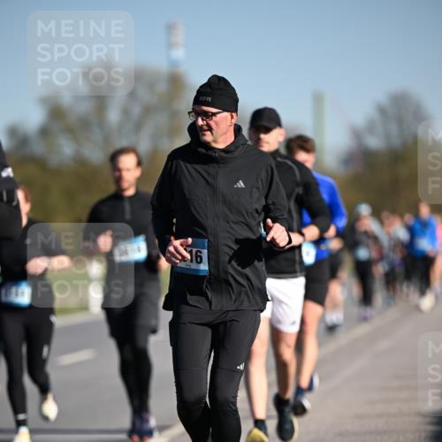 06.04.2025 - 44. Internationalen Wilhelmsburger Insellauf Dr. Thomas Lammeyer http://msf.ph/oto/7556226 06.04.2025 09:32:03 Laufen  meine-sportfotos.de