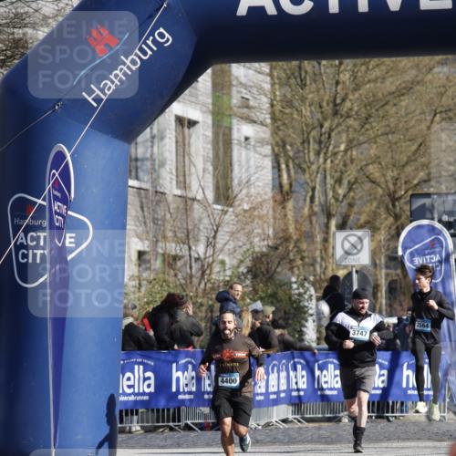 06.04.2025 - 44. Internationalen Wilhelmsburger Insellauf A. Gomolzig http://msf.ph/oto/7556235 06.04.2025 10:33:03 Ziel 3760, 3863, 4358, 5137 meine-sportfotos.de
