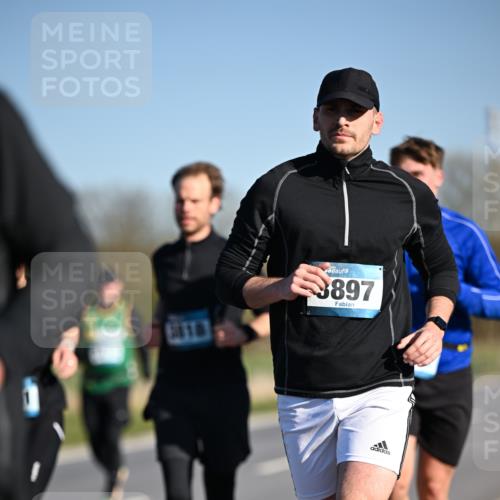 06.04.2025 - 44. Internationalen Wilhelmsburger Insellauf Dr. Thomas Lammeyer http://msf.ph/oto/7556248 06.04.2025 09:32:06 Laufen 301, 3897 meine-sportfotos.de