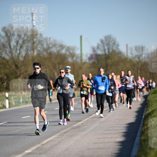 06.04.2025 - 44. Internationalen Wilhelmsburger Insellauf Dr. Thomas Lammeyer http://msf.ph/oto/7556269 06.04.2025 09:32:09 Laufen 45, 3716 meine-sportfotos.de