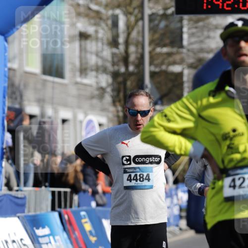 06.04.2025 - 44. Internationalen Wilhelmsburger Insellauf A. Gomolzig http://msf.ph/oto/7556297 06.04.2025 10:32:06 Ziel 3051, 3545, 4057, 4223, 4484, 4602 meine-sportfotos.de