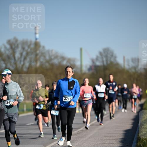 06.04.2025 - 44. Internationalen Wilhelmsburger Insellauf Dr. Thomas Lammeyer http://msf.ph/oto/7556315 06.04.2025 09:32:15 Laufen 3472, 4993, 3716, 3700 meine-sportfotos.de