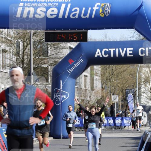06.04.2025 - 44. Internationalen Wilhelmsburger Insellauf A. Gomolzig http://msf.ph/oto/7556327 06.04.2025 10:31:49 Ziel 3019, 3338, 3413, 4497 meine-sportfotos.de