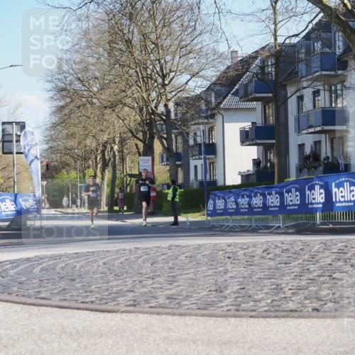 06.04.2025 - 44. Internationalen Wilhelmsburger Insellauf Luisa Fischer http://msf.ph/oto/7556343 06.04.2025 10:10:04 Ziel 4500 meine-sportfotos.de
