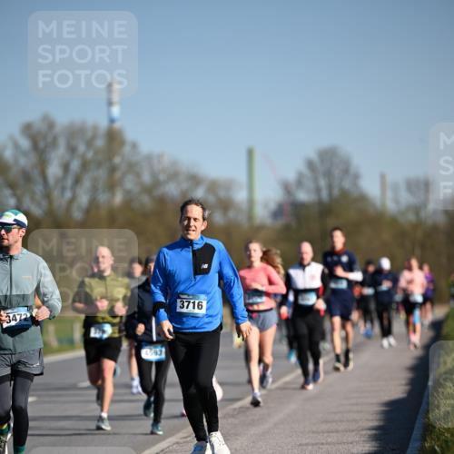 06.04.2025 - 44. Internationalen Wilhelmsburger Insellauf Dr. Thomas Lammeyer http://msf.ph/oto/7556344 06.04.2025 09:32:16 Laufen 3472, 4593, 3716 meine-sportfotos.de