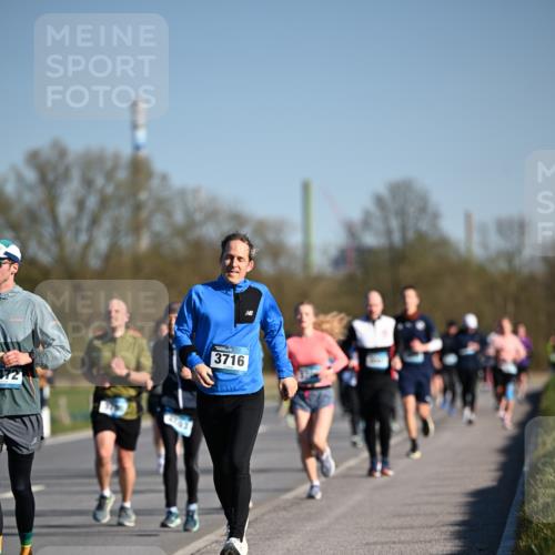 06.04.2025 - 44. Internationalen Wilhelmsburger Insellauf Dr. Thomas Lammeyer http://msf.ph/oto/7556348 06.04.2025 09:32:16 Laufen 3716, 472 meine-sportfotos.de