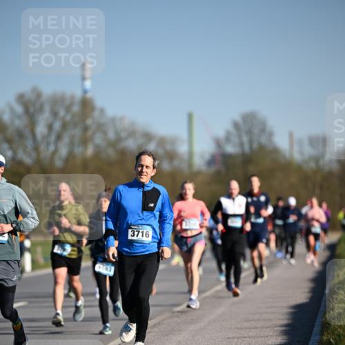 06.04.2025 - 44. Internationalen Wilhelmsburger Insellauf Dr. Thomas Lammeyer http://msf.ph/oto/7556351 06.04.2025 09:32:16 Laufen 4593, 3716 meine-sportfotos.de