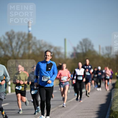 06.04.2025 - 44. Internationalen Wilhelmsburger Insellauf Dr. Thomas Lammeyer http://msf.ph/oto/7556355 06.04.2025 09:32:16 Laufen 5700, 3716 meine-sportfotos.de