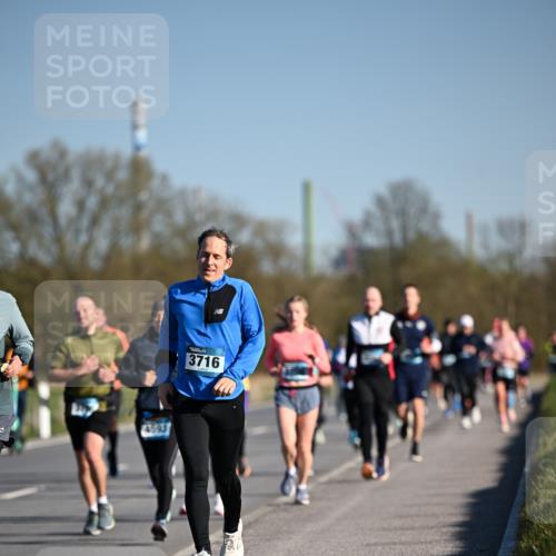 06.04.2025 - 44. Internationalen Wilhelmsburger Insellauf Dr. Thomas Lammeyer http://msf.ph/oto/7556357 06.04.2025 09:32:16 Laufen 4593, 3716 meine-sportfotos.de