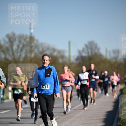 06.04.2025 - 44. Internationalen Wilhelmsburger Insellauf Dr. Thomas Lammeyer http://msf.ph/oto/7556360 06.04.2025 09:32:16 Laufen 3716 meine-sportfotos.de