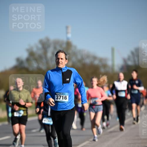 06.04.2025 - 44. Internationalen Wilhelmsburger Insellauf Dr. Thomas Lammeyer http://msf.ph/oto/7556366 06.04.2025 09:32:18 Laufen 3716 meine-sportfotos.de