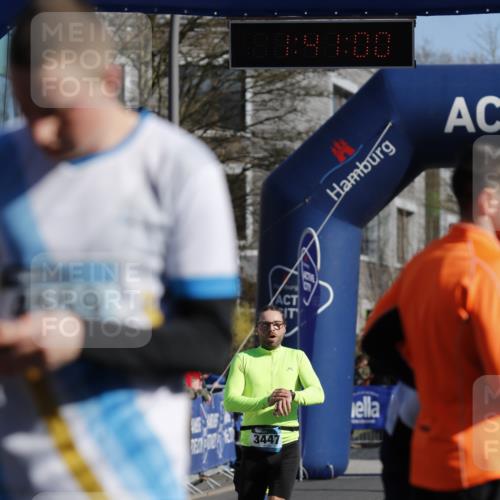06.04.2025 - 44. Internationalen Wilhelmsburger Insellauf A. Gomolzig http://msf.ph/oto/7556368 06.04.2025 10:30:58 Ziel 3447, 3699, 3939, 4471, 4472, 4546 meine-sportfotos.de