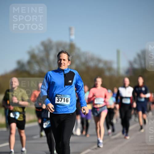 06.04.2025 - 44. Internationalen Wilhelmsburger Insellauf Dr. Thomas Lammeyer http://msf.ph/oto/7556369 06.04.2025 09:32:18 Laufen 3716 meine-sportfotos.de