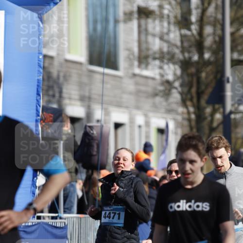 06.04.2025 - 44. Internationalen Wilhelmsburger Insellauf A. Gomolzig http://msf.ph/oto/7556377 06.04.2025 10:30:47 Ziel 3400, 3727, 3742, 4189, 4370, 4419, 4459, 4471, 4472 meine-sportfotos.de