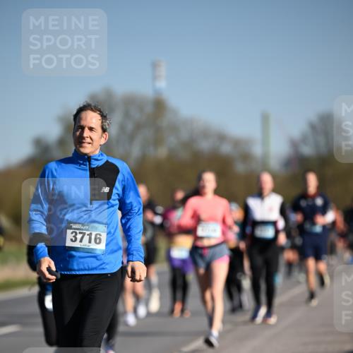 06.04.2025 - 44. Internationalen Wilhelmsburger Insellauf Dr. Thomas Lammeyer http://msf.ph/oto/7556389 06.04.2025 09:32:19 Laufen 3716 meine-sportfotos.de