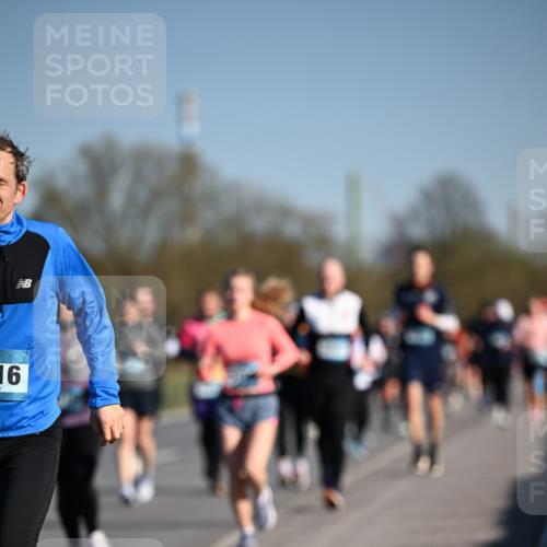 06.04.2025 - 44. Internationalen Wilhelmsburger Insellauf Dr. Thomas Lammeyer http://msf.ph/oto/7556405 06.04.2025 09:32:19 Laufen 16 meine-sportfotos.de