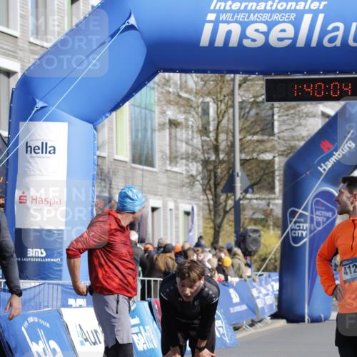 06.04.2025 - 44. Internationalen Wilhelmsburger Insellauf A. Gomolzig http://msf.ph/oto/7556440 06.04.2025 10:30:02 Ziel 3795, 4121, 4238 meine-sportfotos.de