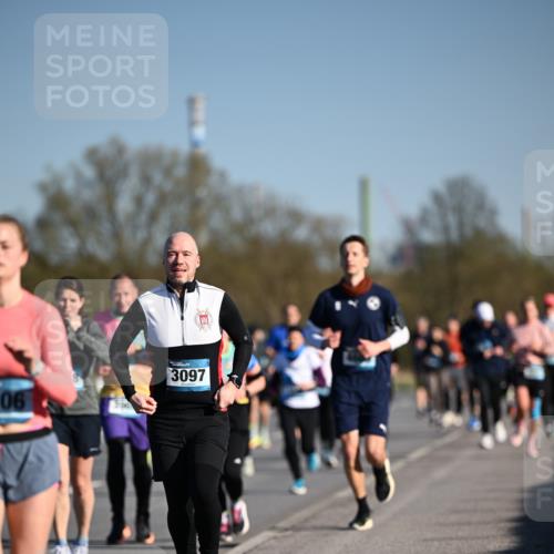 06.04.2025 - 44. Internationalen Wilhelmsburger Insellauf Dr. Thomas Lammeyer http://msf.ph/oto/7556447 06.04.2025 09:32:23 Laufen 06, 3097 meine-sportfotos.de