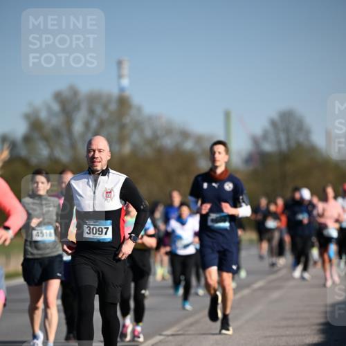 06.04.2025 - 44. Internationalen Wilhelmsburger Insellauf Dr. Thomas Lammeyer http://msf.ph/oto/7556458 06.04.2025 09:32:23 Laufen 4518, 3097 meine-sportfotos.de