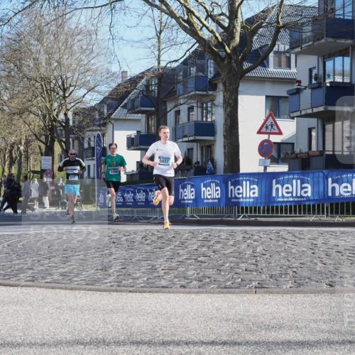 06.04.2025 - 44. Internationalen Wilhelmsburger Insellauf Luisa Fischer http://msf.ph/oto/7556530 06.04.2025 10:11:05 Ziel 5123, 3398, 5037 meine-sportfotos.de