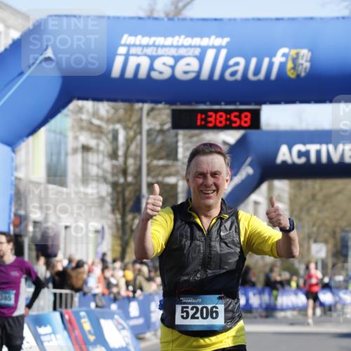 06.04.2025 - 44. Internationalen Wilhelmsburger Insellauf A. Gomolzig http://msf.ph/oto/7556536 06.04.2025 10:28:56 Ziel 3403, 3884, 4385 meine-sportfotos.de