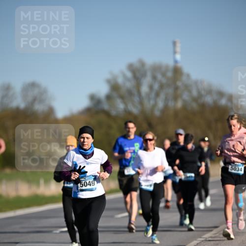 06.04.2025 - 44. Internationalen Wilhelmsburger Insellauf Dr. Thomas Lammeyer http://msf.ph/oto/7556555 06.04.2025 09:32:30 Laufen 5049, 5034 meine-sportfotos.de