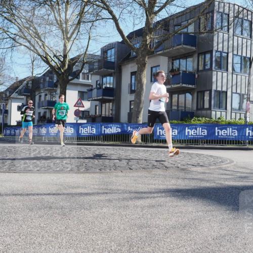 06.04.2025 - 44. Internationalen Wilhelmsburger Insellauf Luisa Fischer http://msf.ph/oto/7556561 06.04.2025 10:11:07 Ziel 5121, 3398, 037 meine-sportfotos.de