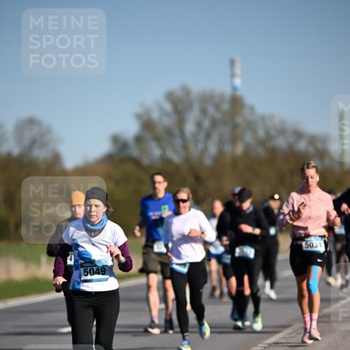 06.04.2025 - 44. Internationalen Wilhelmsburger Insellauf Dr. Thomas Lammeyer http://msf.ph/oto/7556562 06.04.2025 09:32:30 Laufen 5049, 5034 meine-sportfotos.de