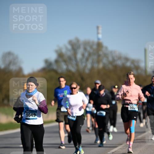 06.04.2025 - 44. Internationalen Wilhelmsburger Insellauf Dr. Thomas Lammeyer http://msf.ph/oto/7556565 06.04.2025 09:32:30 Laufen 5049, 5034 meine-sportfotos.de