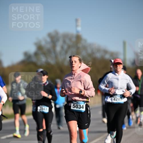 06.04.2025 - 44. Internationalen Wilhelmsburger Insellauf Dr. Thomas Lammeyer http://msf.ph/oto/7556595 06.04.2025 09:32:33 Laufen 5034, 4203 meine-sportfotos.de