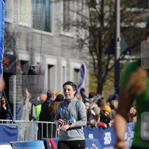 06.04.2025 - 44. Internationalen Wilhelmsburger Insellauf A. Gomolzig http://msf.ph/oto/7556600 06.04.2025 10:28:14 Ziel 3385, 3748 meine-sportfotos.de