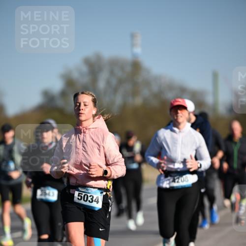 06.04.2025 - 44. Internationalen Wilhelmsburger Insellauf Dr. Thomas Lammeyer http://msf.ph/oto/7556614 06.04.2025 09:32:34 Laufen 2943, 5034, 4208 meine-sportfotos.de
