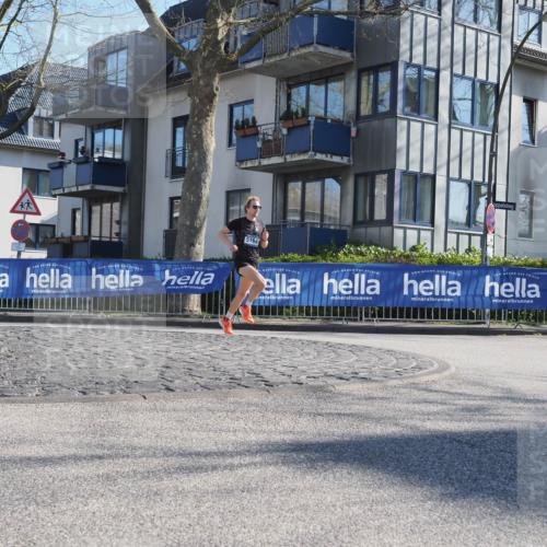 06.04.2025 - 44. Internationalen Wilhelmsburger Insellauf Luisa Fischer http://msf.ph/oto/7556618 06.04.2025 10:11:30 Ziel 5194 meine-sportfotos.de