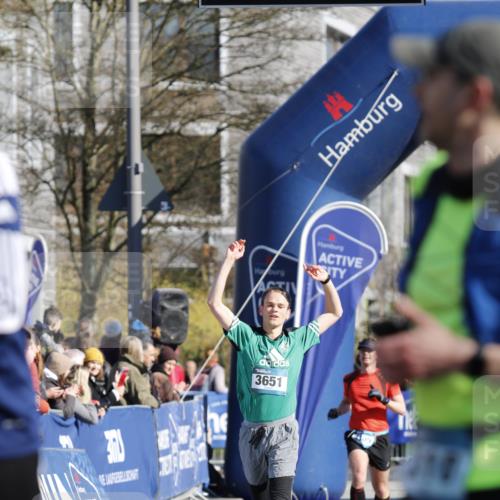 06.04.2025 - 44. Internationalen Wilhelmsburger Insellauf A. Gomolzig http://msf.ph/oto/7556634 06.04.2025 10:27:30 Ziel 3181, 3344, 3651, 4207, 4252, 4553 meine-sportfotos.de