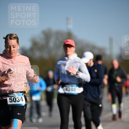 06.04.2025 - 44. Internationalen Wilhelmsburger Insellauf Dr. Thomas Lammeyer http://msf.ph/oto/7556639 06.04.2025 09:32:34 Laufen 5034, 4205 meine-sportfotos.de