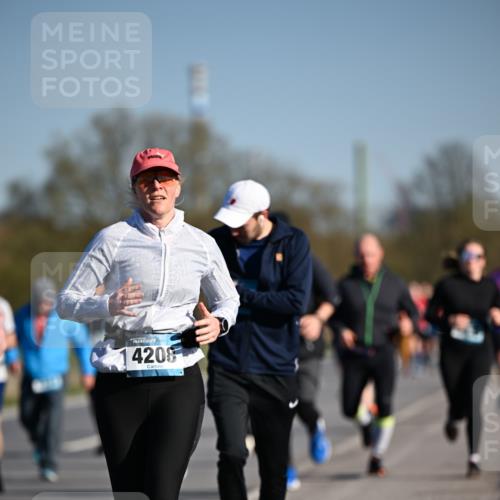 06.04.2025 - 44. Internationalen Wilhelmsburger Insellauf Dr. Thomas Lammeyer http://msf.ph/oto/7556642 06.04.2025 09:32:35 Laufen 4208 meine-sportfotos.de