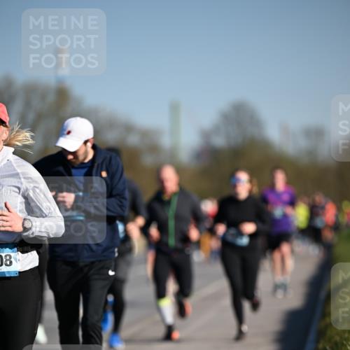 06.04.2025 - 44. Internationalen Wilhelmsburger Insellauf Dr. Thomas Lammeyer http://msf.ph/oto/7556654 06.04.2025 09:32:35 Laufen 08 meine-sportfotos.de