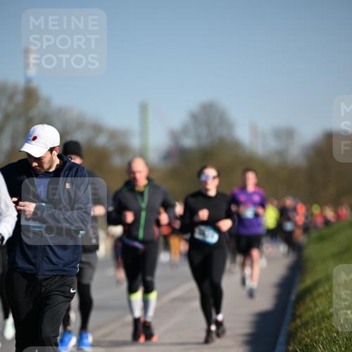 06.04.2025 - 44. Internationalen Wilhelmsburger Insellauf Dr. Thomas Lammeyer http://msf.ph/oto/7556657 06.04.2025 09:32:35 Laufen  meine-sportfotos.de