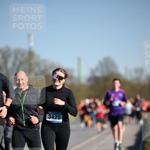 06.04.2025 - 44. Internationalen Wilhelmsburger Insellauf Dr. Thomas Lammeyer http://msf.ph/oto/7556679 06.04.2025 09:32:39 Laufen 3425 meine-sportfotos.de