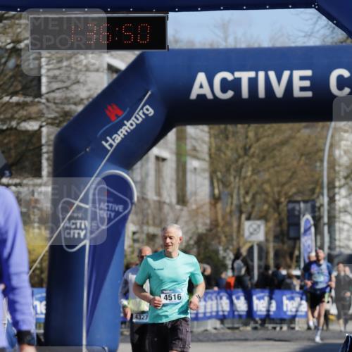 06.04.2025 - 44. Internationalen Wilhelmsburger Insellauf A. Gomolzig http://msf.ph/oto/7556681 06.04.2025 10:26:48 Ziel 3099, 3870, 4404, 4516, 5076 meine-sportfotos.de