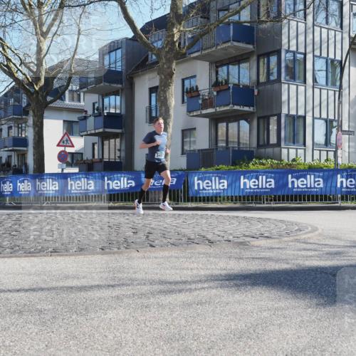 06.04.2025 - 44. Internationalen Wilhelmsburger Insellauf Luisa Fischer http://msf.ph/oto/7556682 06.04.2025 10:12:00 Ziel 3457 meine-sportfotos.de