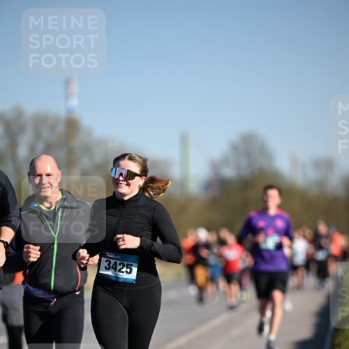 06.04.2025 - 44. Internationalen Wilhelmsburger Insellauf Dr. Thomas Lammeyer http://msf.ph/oto/7556683 06.04.2025 09:32:39 Laufen 3425 meine-sportfotos.de